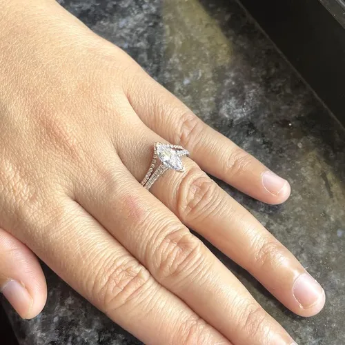 Miniatura 3 de Anillo de boda de diamante para mujer, anillo de boda de diamante en forma de V con acabado de oro de 14 quilates, anillo de diamante apilable