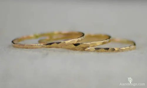 Miniatura 3 de Anillos apilables superfinos rellenos de oro de 14 quilates (se venden por anillo)