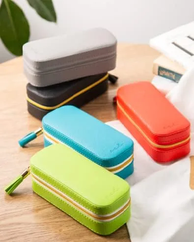 Miniatura 8 de SANQIANWAN Pequeña caja organizadora de viaje de joyería con piel sintética, estuche portátil de almacenamiento de joyas para collares, anillos