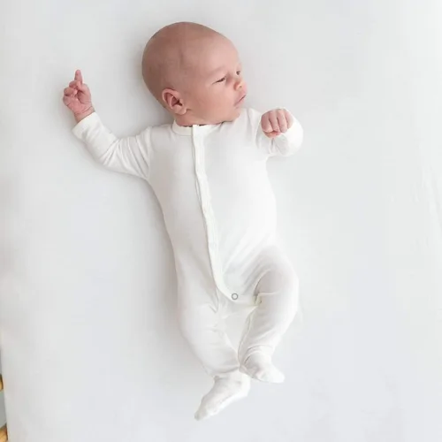 Miniatura 3 de KYTE BABY Mameluco unisex, rayón hecho de bambú, cierre a presión, 0-24 meses