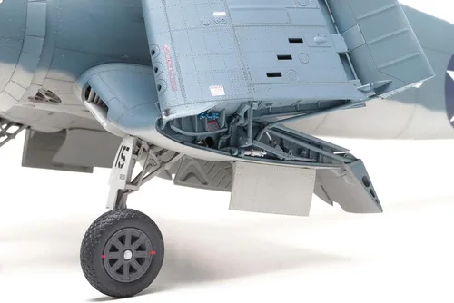 Miniatura 5 de TAMIYA F4U-1 Corsair Birdcage Hobby Model Kit para 168 meses a 1200 meses Multicolor