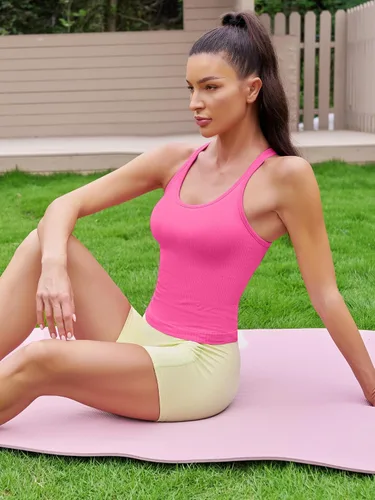 Miniatura 36 de ATTRACO Camiseta corta acanalada de entrenamiento para mujer con brasier integrado para yoga, espalda cruzada, ajuste ajustado