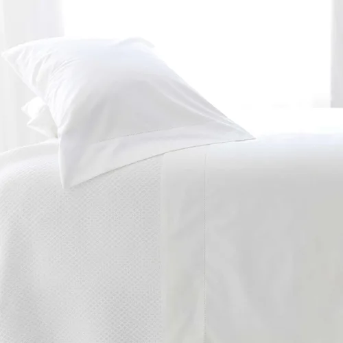 Miniatura 3 de Pine Cone Hill Fundas de almohada blancas clásicas con punto vainica (par), tamaño estándar, patrón sólido blanco