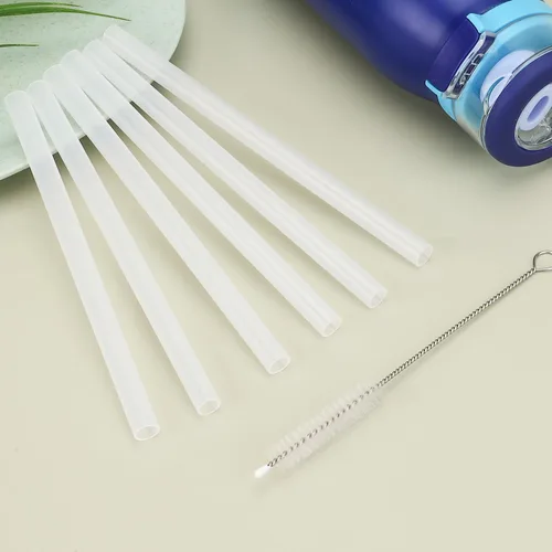 Miniatura 7 de 6 popotes de repuesto para copas Ello, popotes de plástico reutilizables con cepillo de limpieza para botella de agua Ello Emma de 14 onzas