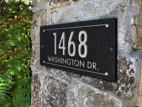 Miniatura 5 de Placa de dirección de piedra con números grabados. Letrero de dirección hecho de piedra sólida y real.