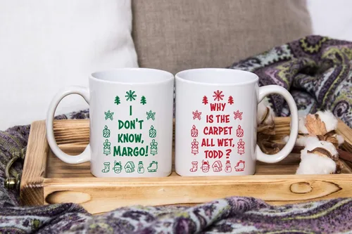 Miniatura 3 de We Got Good Why Is The Carpet All Wet Todd I Dont Know Margo - Juego de tazas navideñas (11 onzas)