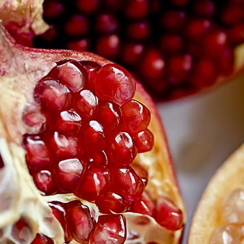 Miniatura 6 de Weleda Crema de manos regeneradora de granada, 1.7 onzas Pomegranate