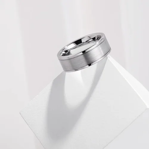 Miniatura 71 de King Will Anillo de boda de carburo de tungsteno para hombre con diseño de ranura, 6/7/0.315 in de ancho, acabado cepillado/pulido para hombre