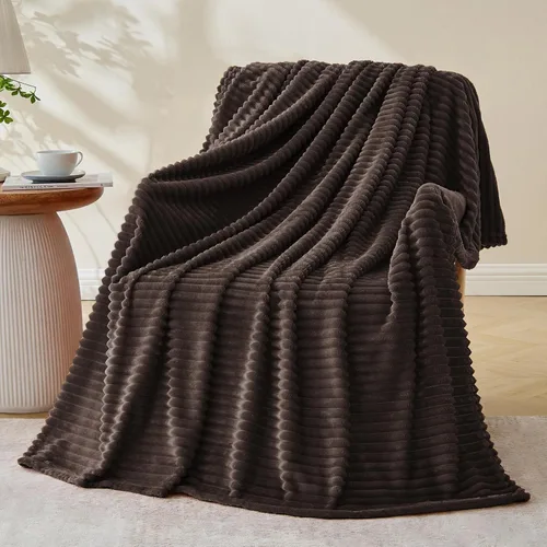 Bnuitland - Manta de franela marrón con funda de almacenamiento, 300 GSM, manta de sofá súper suave con patrón de rayas de forro polar para bebés y