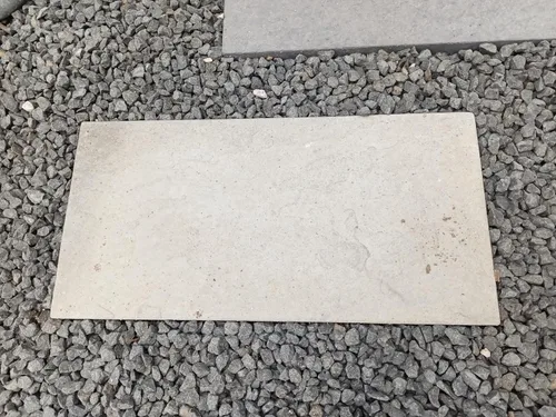 Garen Glue Mulch Fortifier - 1 galón/listo para usar. Funciona muy bien en mantillo, grava de guisantes, arena, paja y más. Se seca transparente y