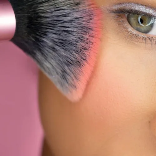 Miniatura 4 de Real Techniques Mini brocha de maquillaje multitarea, para rubor, bronceador y polvo, cepillo facial con cerdas sintéticas cortadas a medida