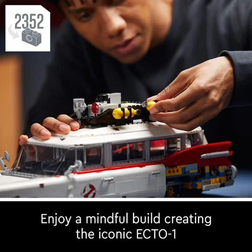 Miniatura 3 de LEGO Icons Ghostbusters ECTO-1 10274 - Kit de automóvil, juego grande para adultos, idea de regalo para hombres, mujeres, ella, él