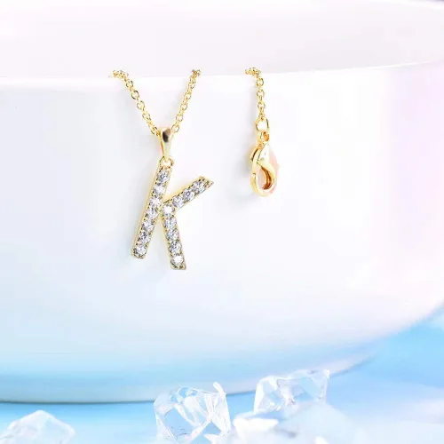 Miniatura 3 de Tarsus Collar con dije de inicial con zirconias cúbicas para mujeres y niñas.