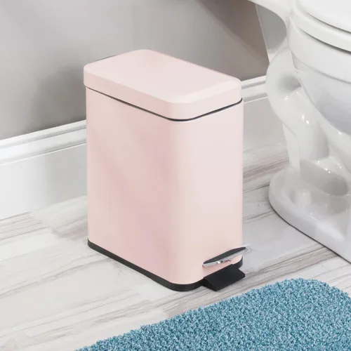 Miniatura 3 de mDesign Pequeño y moderno cubo de basura rectangular de metal con tapa y pedal de 1.3 galones, compacto, con cubo interior extraíble y asa