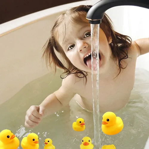 Miniatura 5 de CICITOYWO Patos de goma amarillos, 7 piezas de juguetes de baño grandes preescolares para tina, patos flotantes, regalo para baby shower, bebés