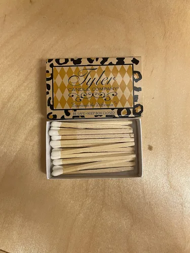 Miniatura 3 de Tyler Candle - Kathina - Vela de 22 onzas (paquete de 2 con fósforos)
