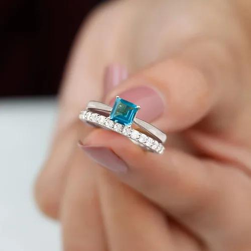 Miniatura 12 de Juego de anillos de boda de topacio azul Londres con diamante, juego de anillos solitarios de topacio azul de corte princesa para mujer (calidad AAA)