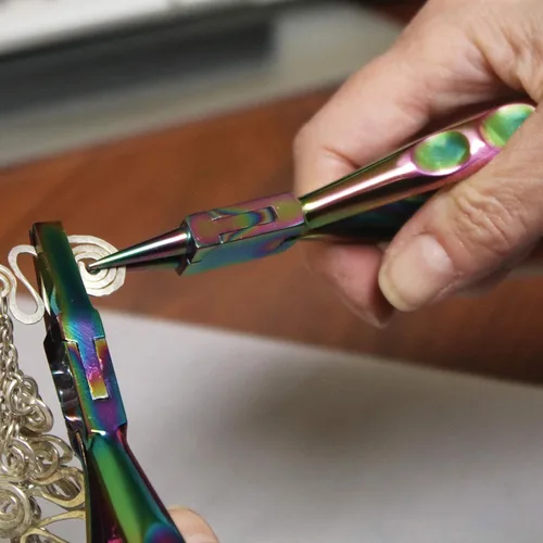 Miniatura 6 de The Beadsmith Juego de 6 piezas Chroma - Kit de herramientas para hacer joyas, acabado de titanio arcoíris, incluye 4 alicates con pinzas y tijeras