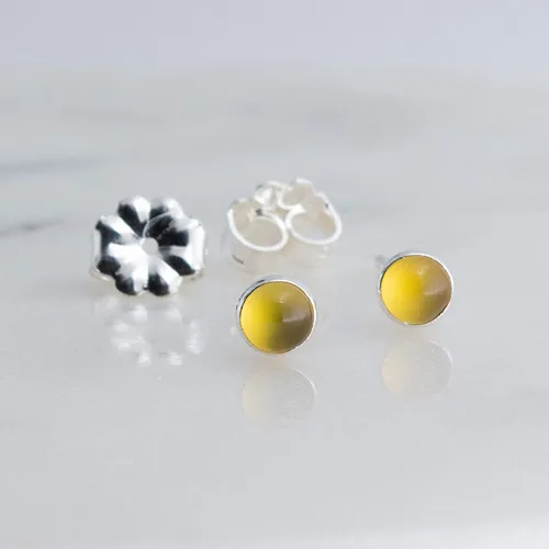 Miniatura 73 de Aretes pequeños de plata de ley para cartílago, tragus, hélix, múltiples piercings hipoalergénicos, piedra natal para mujer, juego de bisel