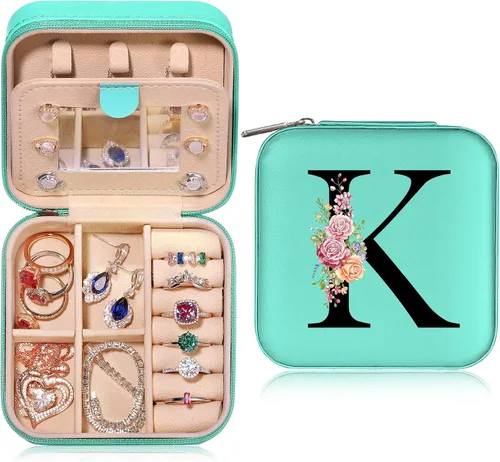 Parima Joyero de viaje para joyas Pequeñas cajas de joyería con iniciales, organizador de joyas, artículos esenciales de viaje, regalos de