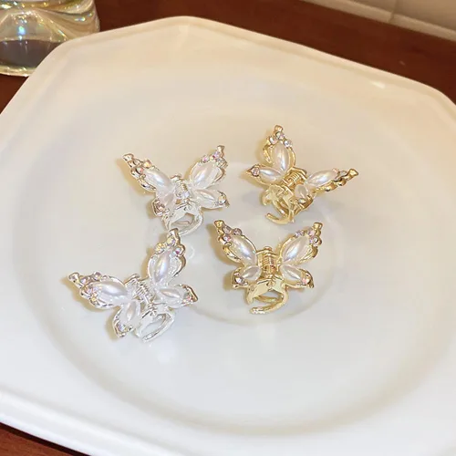 Miniatura 4 de Wiwpar 4 pinzas para el pelo de mariposa con diamantes de imitación de cristal, color dorado y plateado con perlas de mariposa, pinzas pequeñas