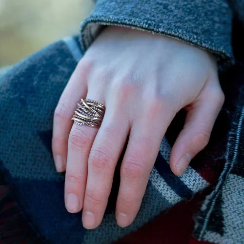 Miniatura 4 de Mytys - Anillos de banda ancha trenzados, anillo de cuerda torcida, anillos de declaración trenzados de dos tonos de metal mixto, joyería de moda