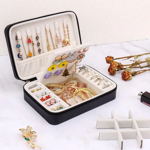 Miniatura 6 de DesignSter Joyero pequeño Joyero de viaje de piel sintética, organizador de joyas, soporte de almacenamiento para collares, aretes, anillos