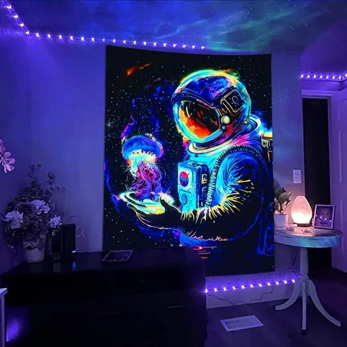 Miniatura 2 de Accnicc Tapiz espacial de astronauta con luz negra para dormitorio, estético, reactivo a los rayos UV, neón espacial, medusa, galaxia, tapices