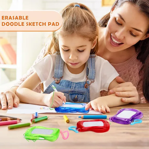 Miniatura 4 de Chinco 24 Piezas Mini Tablero de Dibujo Magnético para Niños para Clip de Llavero de Mochila, Mini Tableros de Garabato Borrables, Juguetes