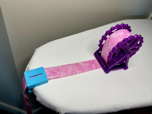 Miniatura 6 de Purple Hobbies, clip de tercera mano y rueda de encuadernación para acolchar y coser por Purple Hobbies, lo que facilita la creación