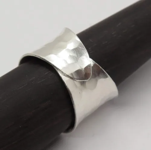 Miniatura 6 de Hammered Sterling Silver Handmade Wide Band Ring, Classic Shiny Finish Wrap Band, Adjustable to Sizes 6-12, Can fit Also as Thumb ring, Gift for Her