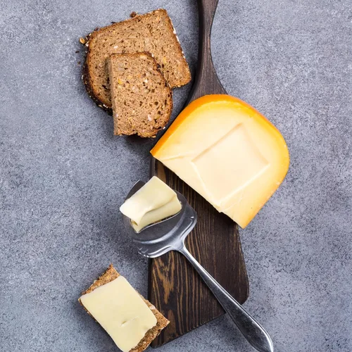 Miniatura 4 de Gayo Azul Rueda de queso Gouda suave – cera roja, 9-10 libras (aproximadamente)