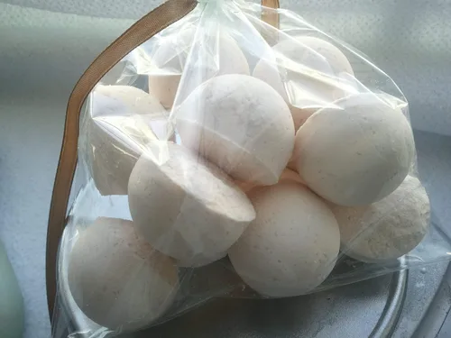 Miniatura 2 de 14 bombas para baño Spa Girl Fizzies con manteca de karité, ultra Hidratante (12 onzas), ideal para piel seca, todos los tipos de piel, envuelto a