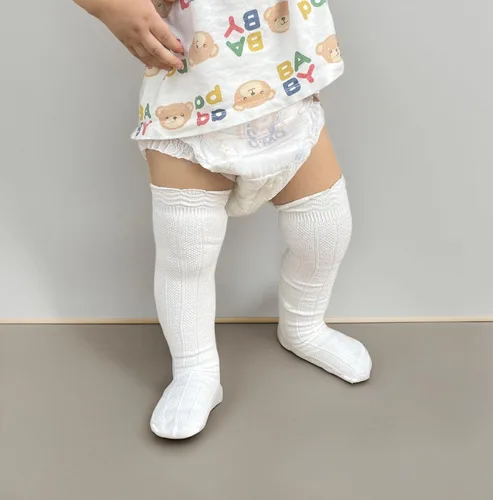 Miniatura 9 de Bestjybt Calcetines altos hasta la rodilla de algodón para bebés y niños pequeños, calcetines de punto trenzado con volantes, 5 pares