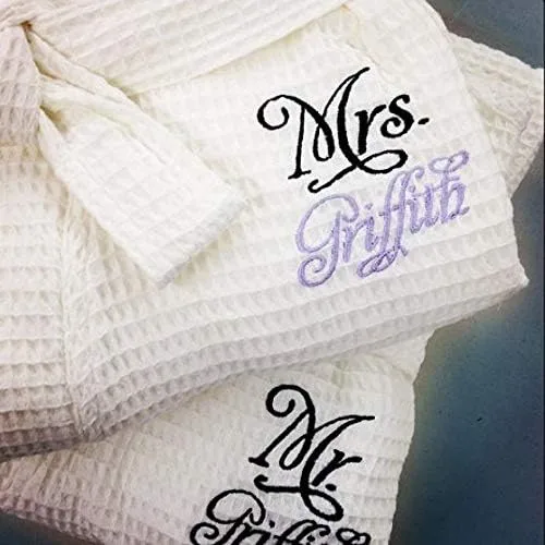 Miniatura 5 de Classy Bride Juego de 2 batas de spa personalizadas Mr. and Mrs, Negro, Blanco