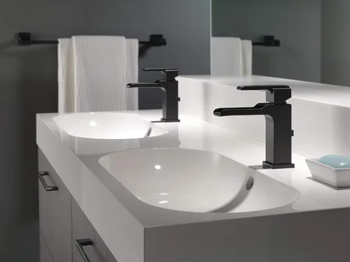 Miniatura 5 de Delta Faucet Ara - Grifo de baño de 3 agujeros, grifo de baño negro mate, grifo de cascada, montaje de drenaje de metal, negro mate 3568LF-BLMPU