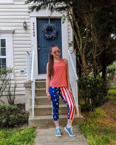 Miniatura 8 de COOLOMG Pantalones de yoga para mujer, mallas capri para correr, leggings de tiro bajo, entrenamiento, gimnasio con bolsillos ocultos