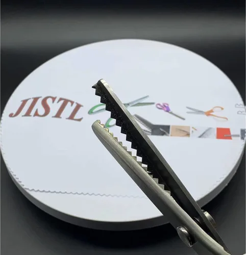 Miniatura 6 de JISTL - Tijeras dentadas verdes con agarre cómodo para manualidades, tijeras de corte en zig zag para costura, tijeras profesionales de mano