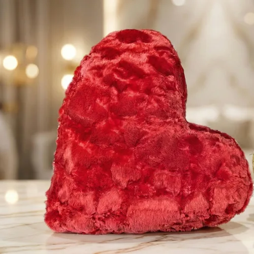 Miniatura 8 de DaDa Bedding Dreamy - Almohada de piel sintética de corazón rojo – Cojín de peluche de corazones enamorados de lujo de San Valentín con inserto Lujo