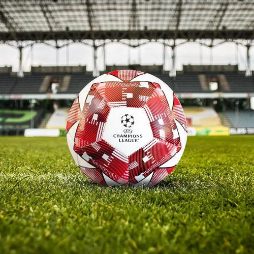 Miniatura 3 de UEFA Diseño oficial de la Champions League Football Star - Talla 5
