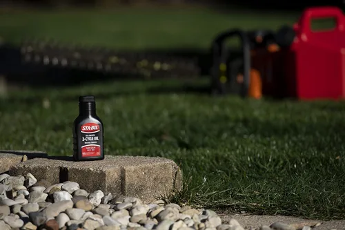 Miniatura 12 de STA-BIL Aceite Totalmente Sintético de 2 Ciclos - Con Estabilizador de Combustible Para Hasta 12 Meses de Protección - 1 Galón Multi-Mezcla
