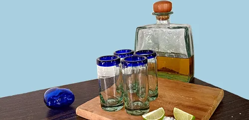 Miniatura 6 de Specialty - Vasos de tequila mexicanos, soplados a mano con color y textura únicos, juego de 4 piezas (borde azul)