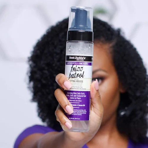 Miniatura 5 de Aunt Jackie's Grapeseed Style and Shine Recipes Frizz Patrol Anti-Poof Setting Mousse para el cabello, establece estilos de cabello rizado en su