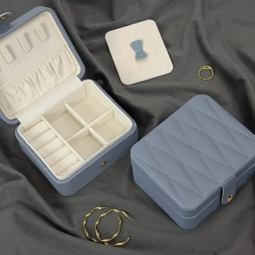 Miniatura 2 de KAMIER Organizador de joyas de viaje, cajas de joyería portátiles de cuero acolchado con diamantes para mujeres y niñas, organizador pequeño