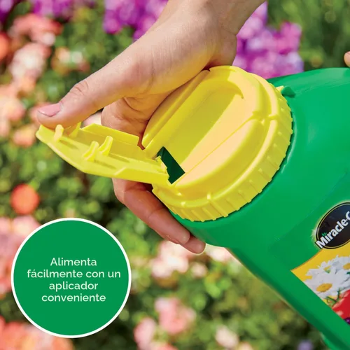 Miniatura 9 de Miracle-Gro Shake 'N Feed - alimento vegetal multiusos, para plantas en tierra y macetas, nutrición por hasta 3 meses, 4.5 lbs.