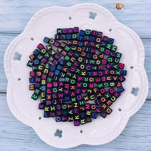 Miniatura 8 de 1000 cuentas de letras acrílicas en forma de cubo, cuentas del alfabeto, cuentas de números con cuerda elástica para hacer joyas