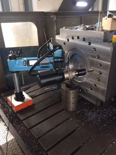 Base magnética de stock de EE. UU. para máquina de roscado eléctrica M16 Base magnética para brazo roscado de tamaño pequeño con imán de base móvil