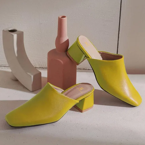 Miniatura 5 de MOOMMO Sandalias de tacón grueso para mujer, puntera cerrada, puntera cuadrada, sin espalda, tacón de bloque medio, cómodas, de cuero mate