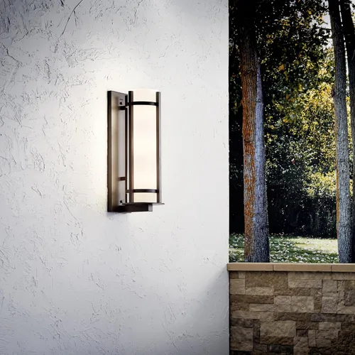 Miniatura 4 de Kichler Camden - Lámpara de pared para exteriores de 11 pulgadas con cristal grabado en ópalo en yunque, 9.5 pulgadas