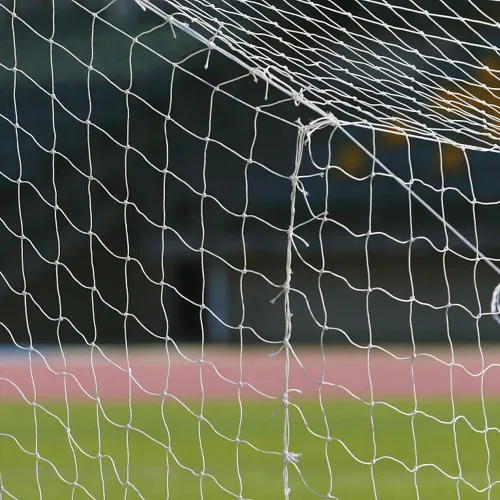 Miniatura 7 de Red de fútbol de 12 x 6 pies, tamaño estándar para lugares de partidos y entrenamiento, fácil instalación y protección completa (solo redes)